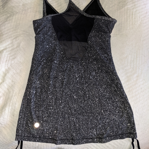 Lululemon Workout Top - Picture 4 of 5